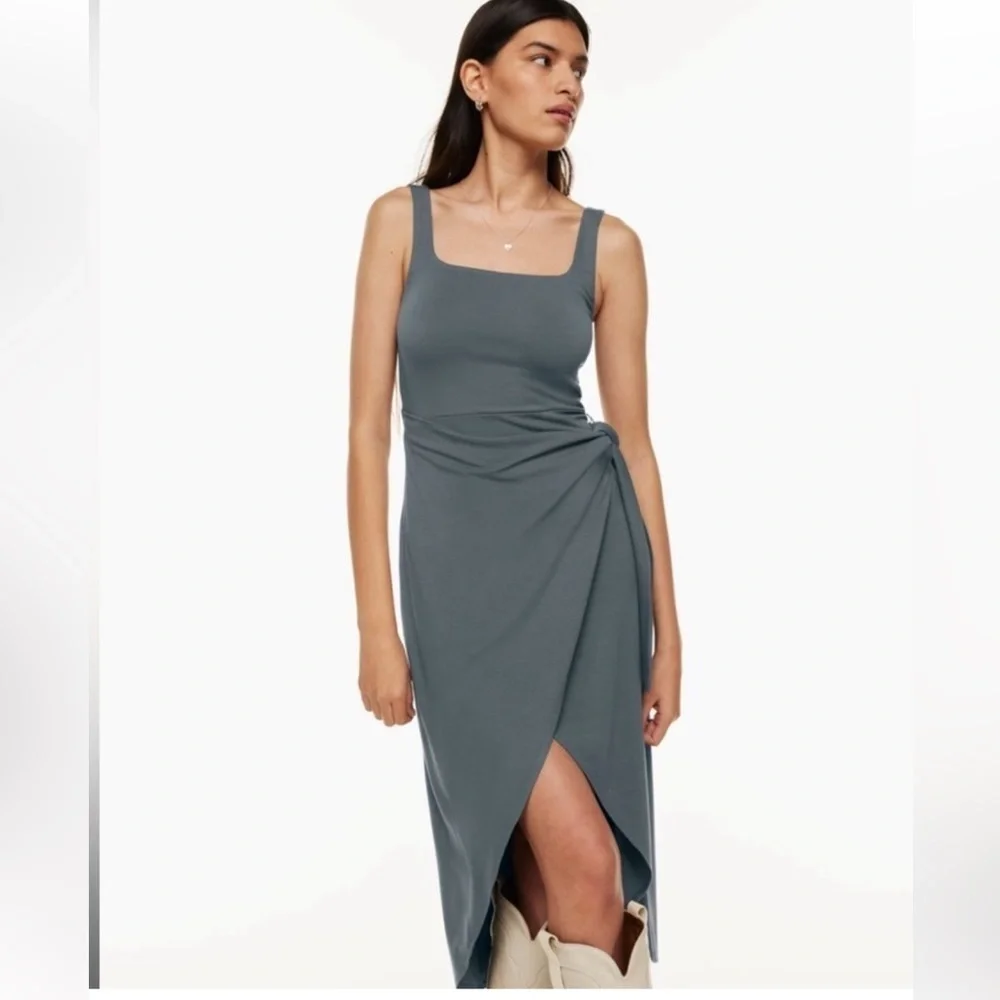 aritzia wrap dress Wilfred Linen Blend Brown Short Sleeve Deep V Midi  Brie The dress is fully lined and measures 38 in length Mademoiselle Satin Dress | Aritzia